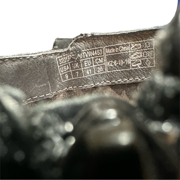 EUC - Vionic Upright Upton Bootie - size 9 - black - Picture 6 of 7